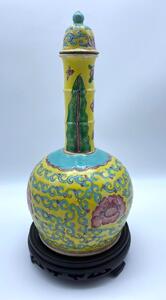 Antique Chinese porcelain Straits vase 