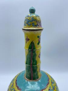 Antique Chinese porcelain Straits vase 