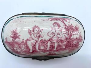 Antique Sceaux faience snuffbox 