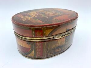 Antique French Vernis Martin snuffbox with Louis XVI scenes 