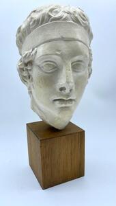 Diadumenos statue after a Roman marble head 