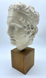 Diadumenos statue after a Roman marble head 