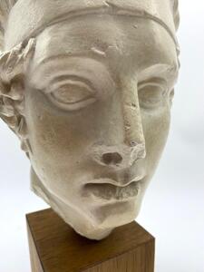 Diadumenos statue after a Roman marble head 