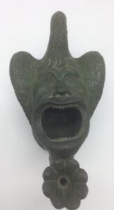 Grand Tour style grotesque bronze oil lamp 