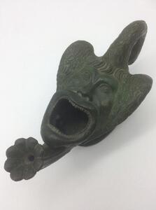 Grand Tour style grotesque bronze oil lamp 