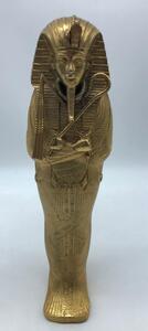 Detailed statue sarcophagus Tutankhamun 