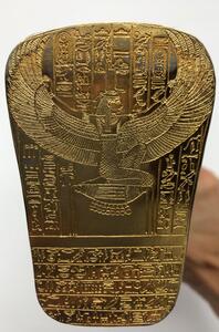 Detailed statue sarcophagus Tutankhamun 