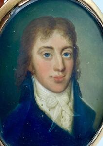 Antique miniature portrait painting of a gentlemen 